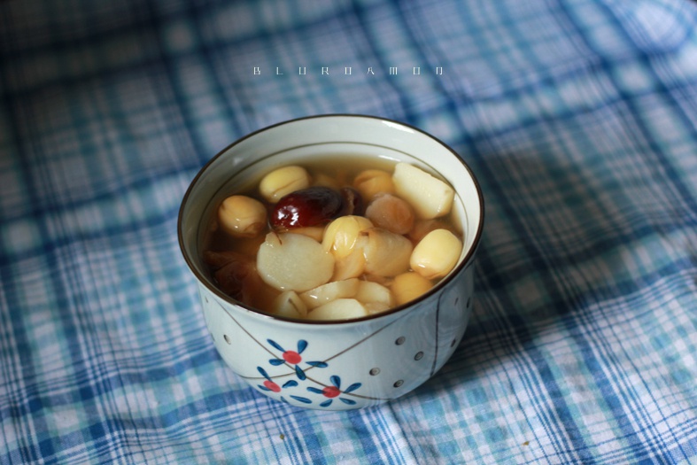 blurdamon做的红枣莲子桂圆汤