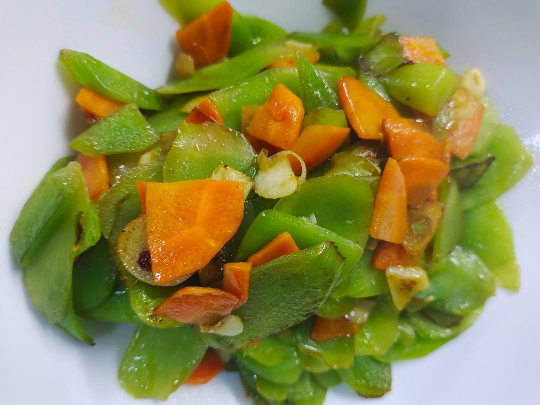 清炒菱形莴苣片