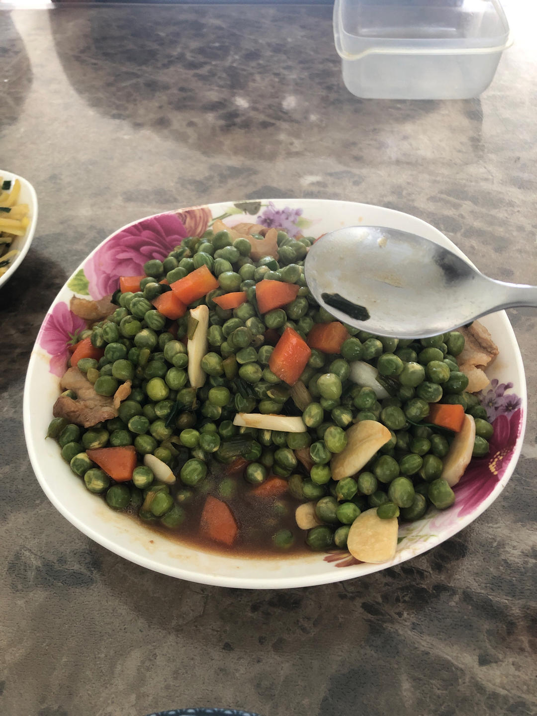 豌豆炒肉-营养丰富-超下饭  不辣（适合挑食偏食的儿童）