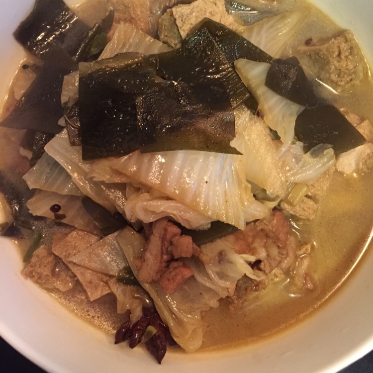 冻豆腐白菜炖五花肉