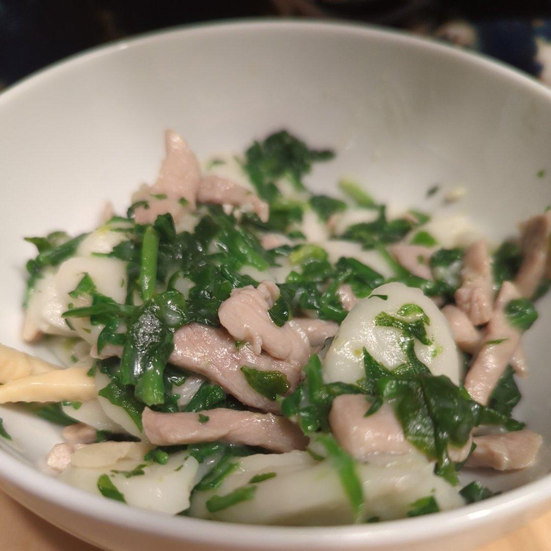荠菜肉丝炒年糕