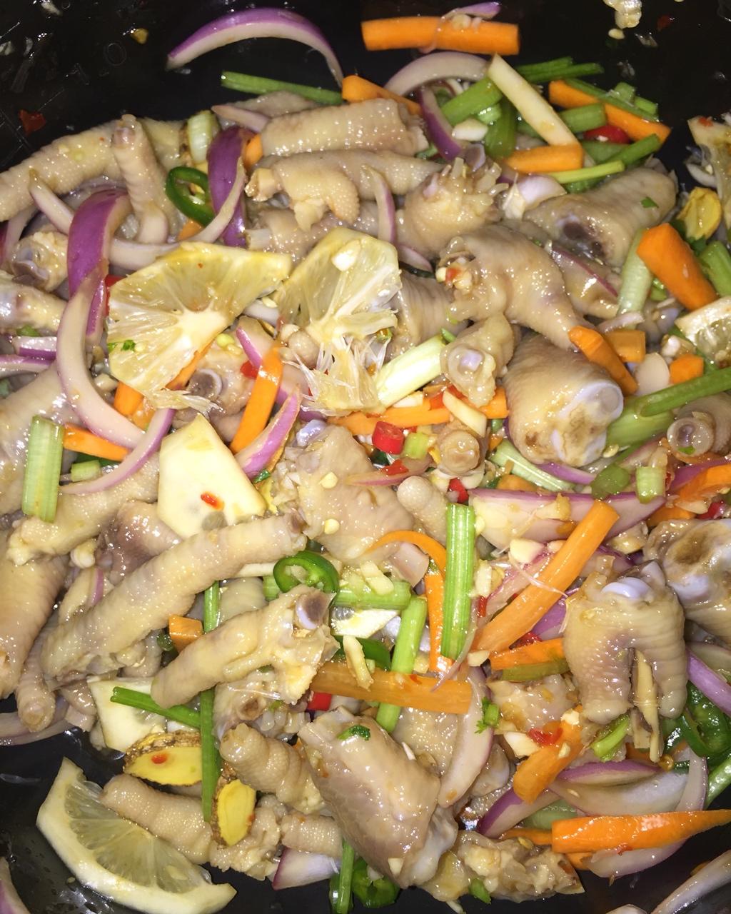 泰式酸辣凤爪（泰式凤爪沙律）