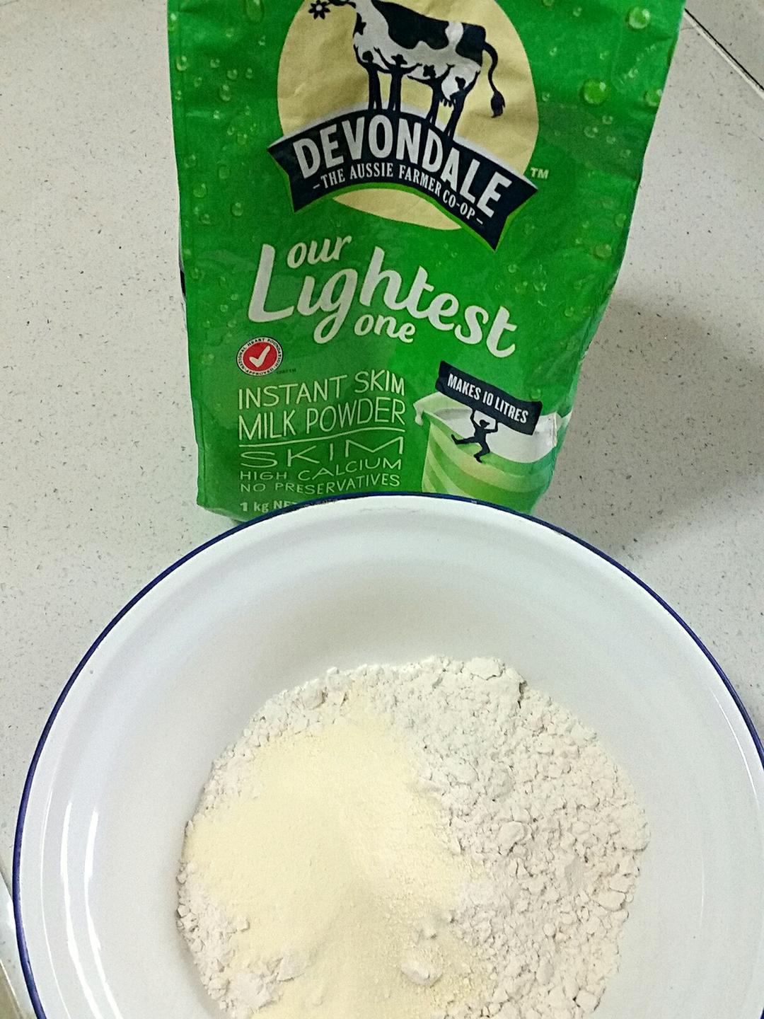 纯奶手撕吐司的做法 步骤1