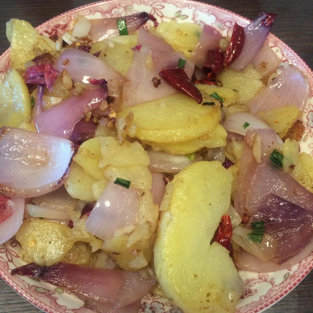 边吃边流泪的「孜然土豆片」