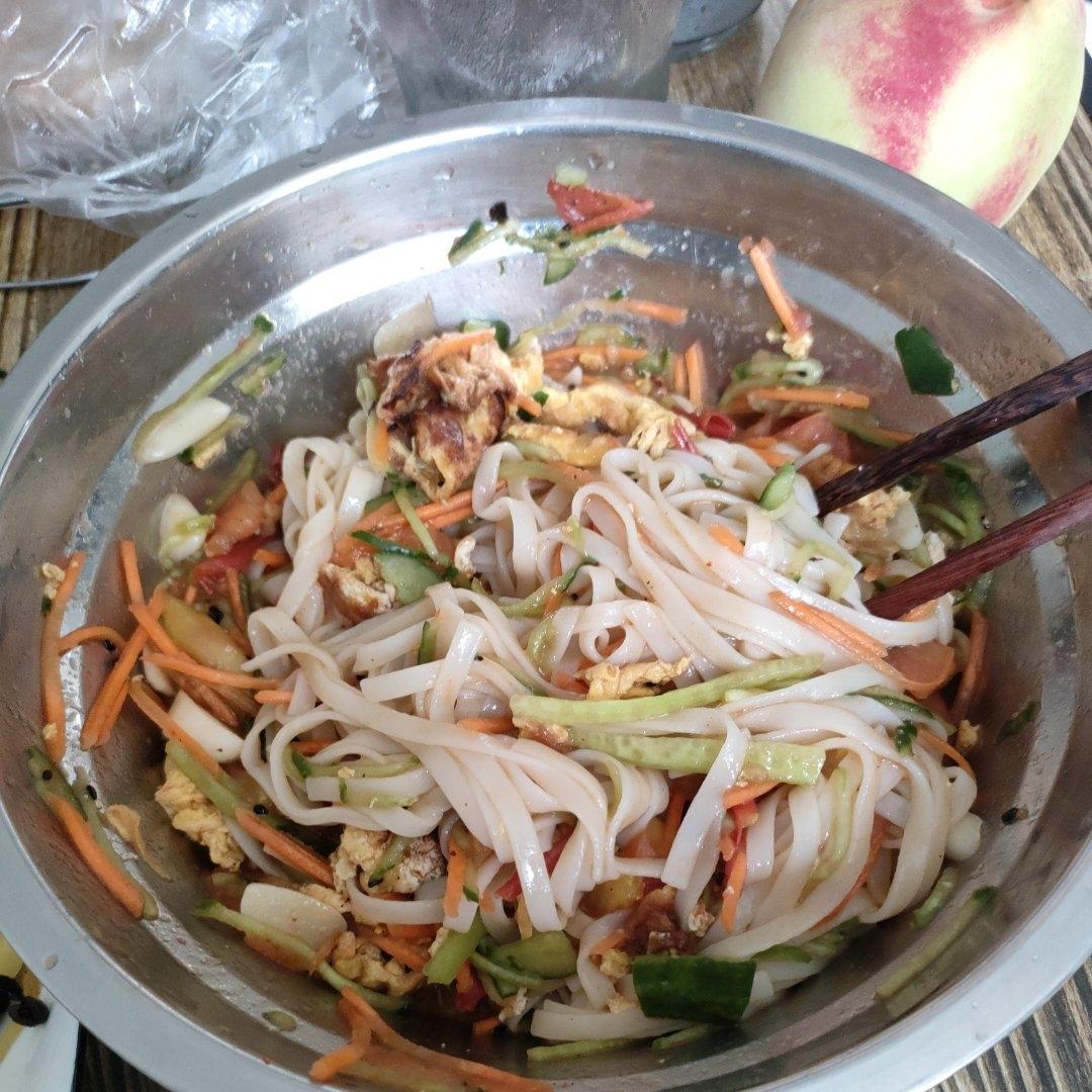 鸡丝凉面(快手菜)