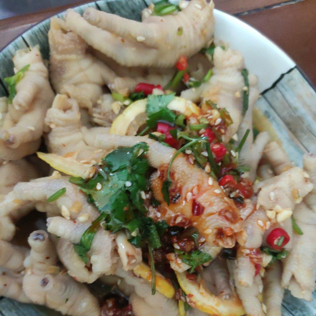 停不下来的秘制凉拌鸡爪