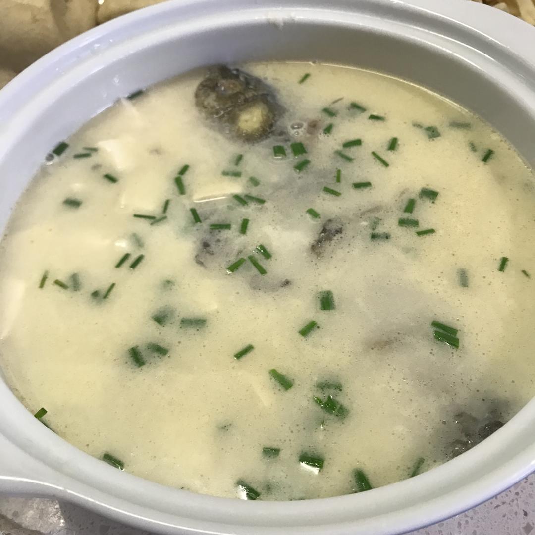 鲫鱼豆腐汤