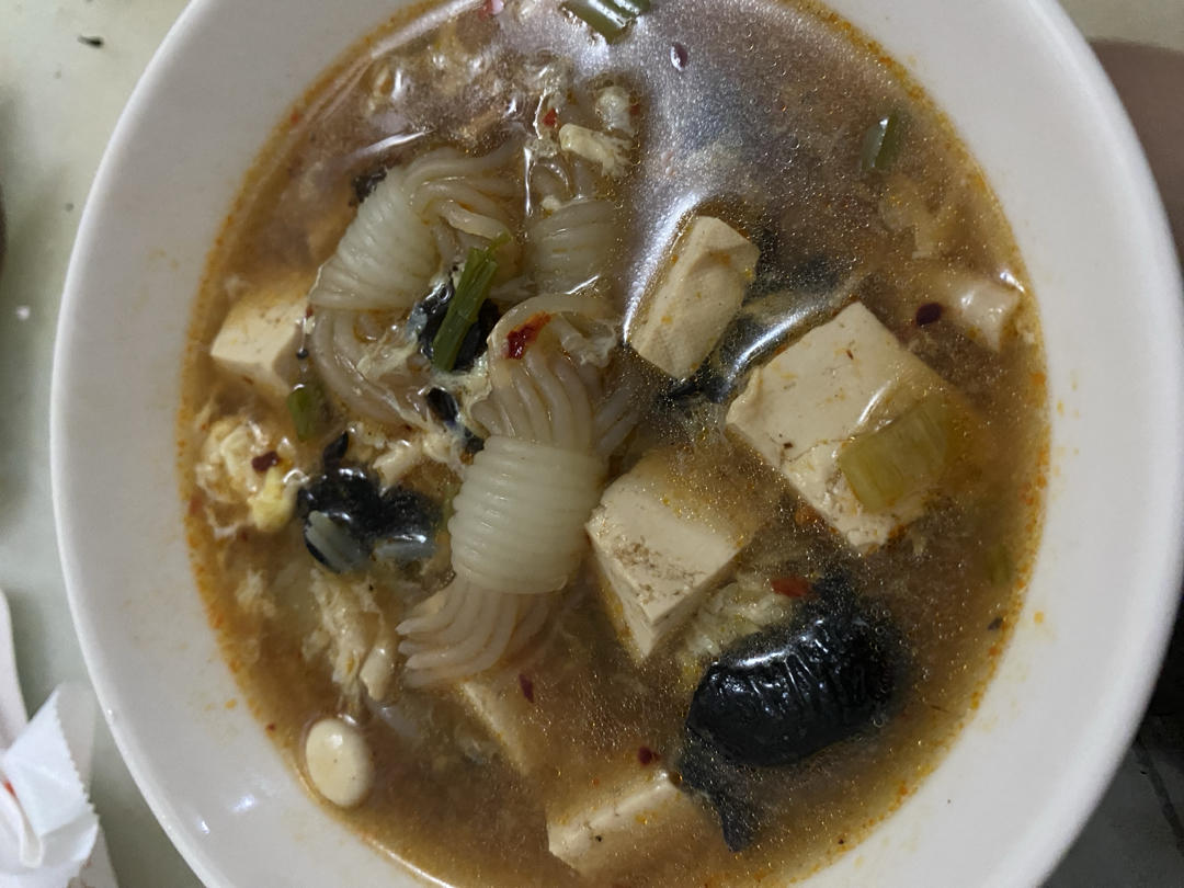 酸辣汤 Spicy & Sour Shredded Pork Soup
