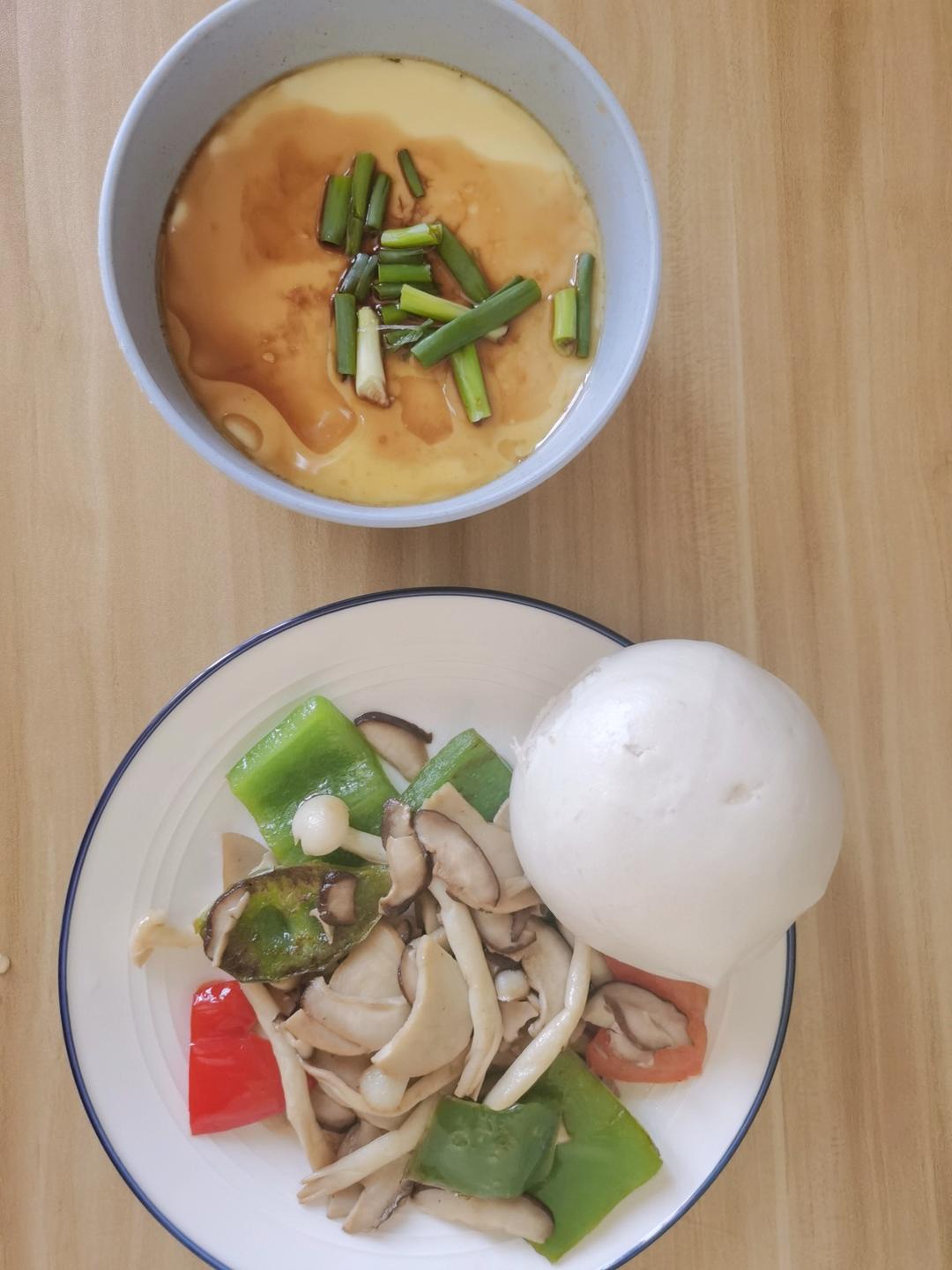 素炒菌菇
