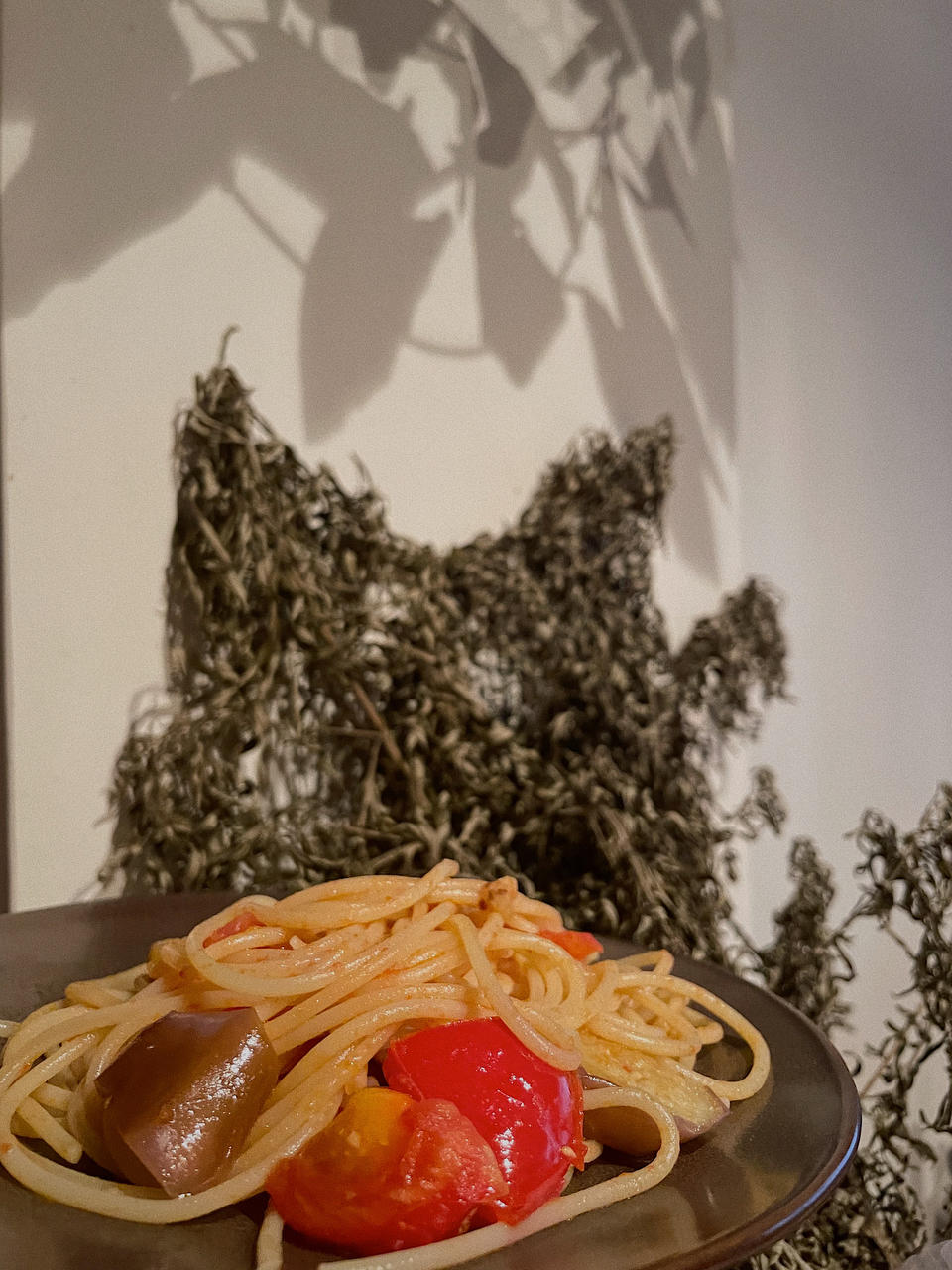 竹财辉之助的得意レシピ⋯双茄蒜香意面