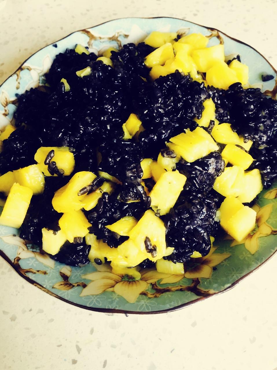 彩色的梦做的菠萝乌饭