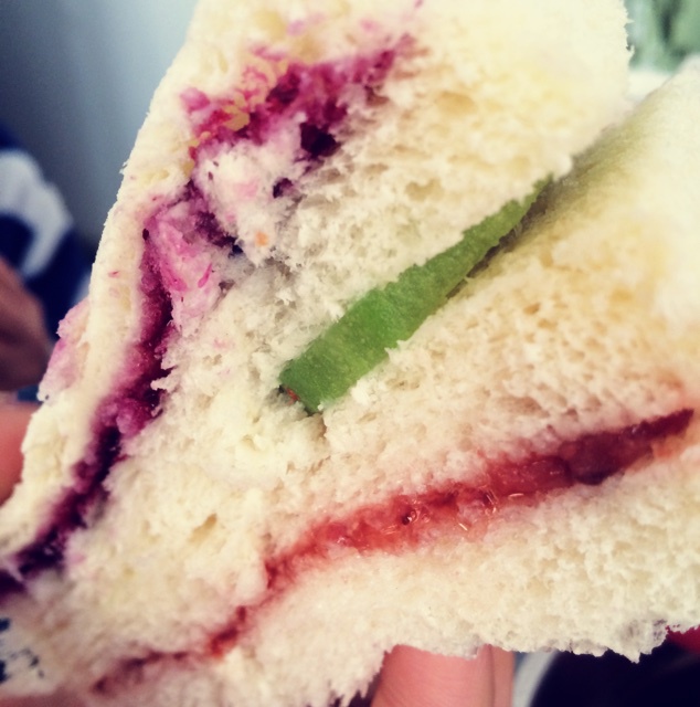 吐司水果三明治