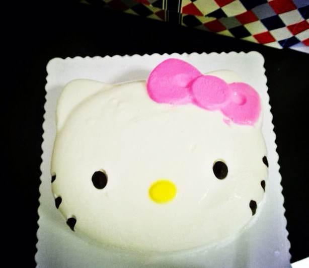 酸奶芝士Hello Kitty蛋糕