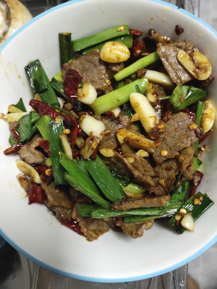 大蒜炒卤牛肉