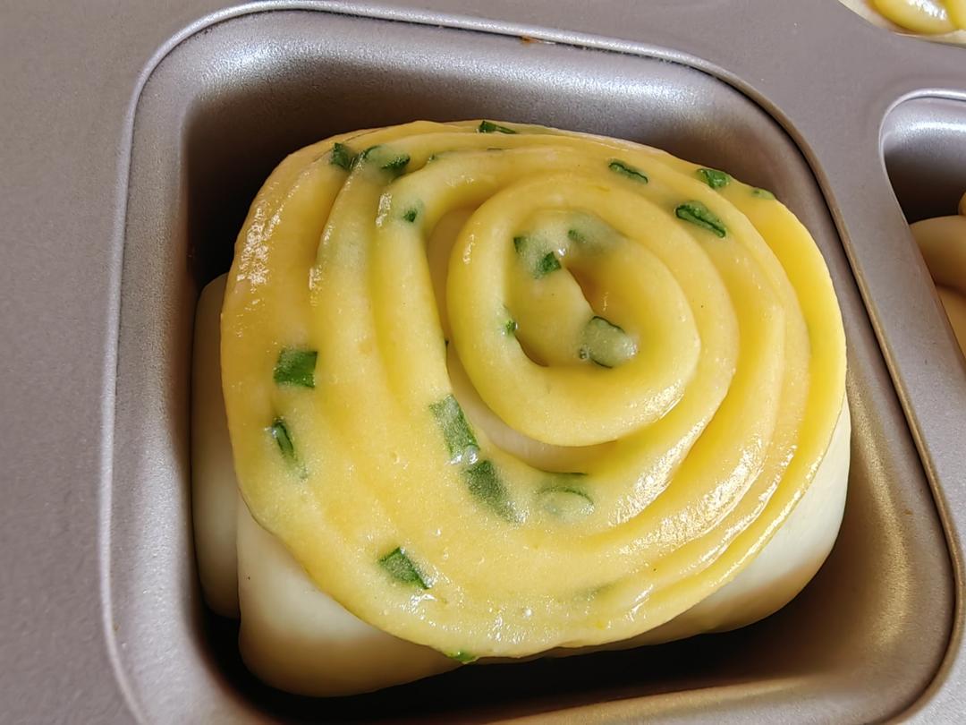 外酥内软‼️满满的肉松❗️香葱墨西哥肉松小吐司