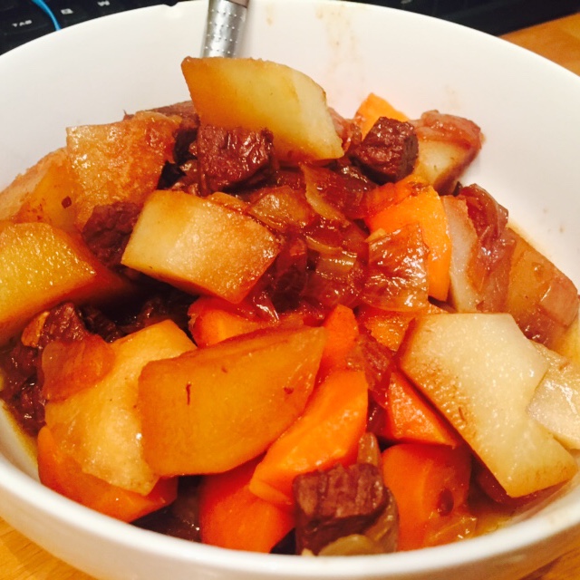 胡萝卜土豆烧牛腩