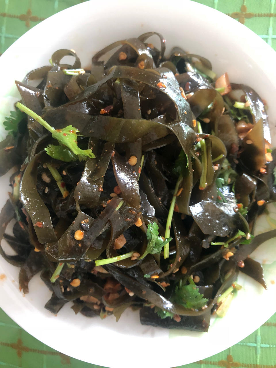 凉拌海带丝（酸辣麻香）爽口开胃咸甜适宜（配自制辣椒油方法）