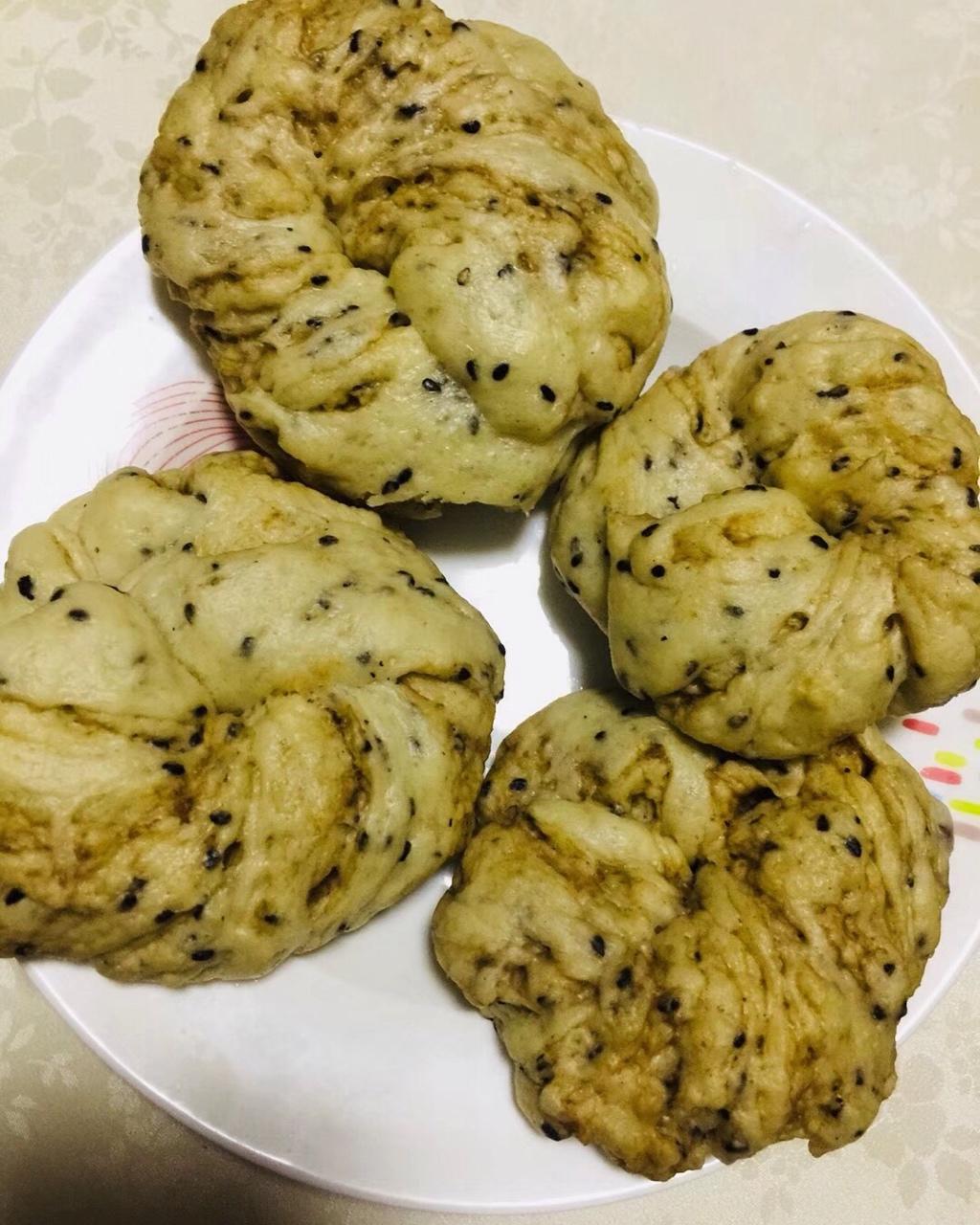 堂妈教你做麻酱黑芝麻花卷