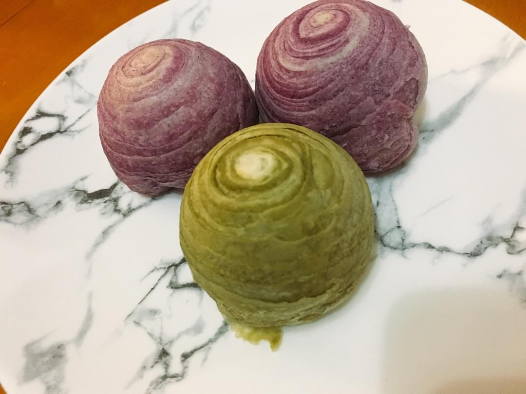 千层彩色蛋黄酥