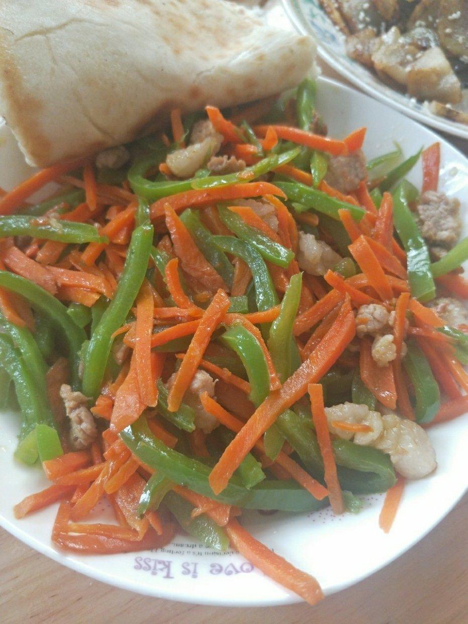 肉丝青椒胡萝卜