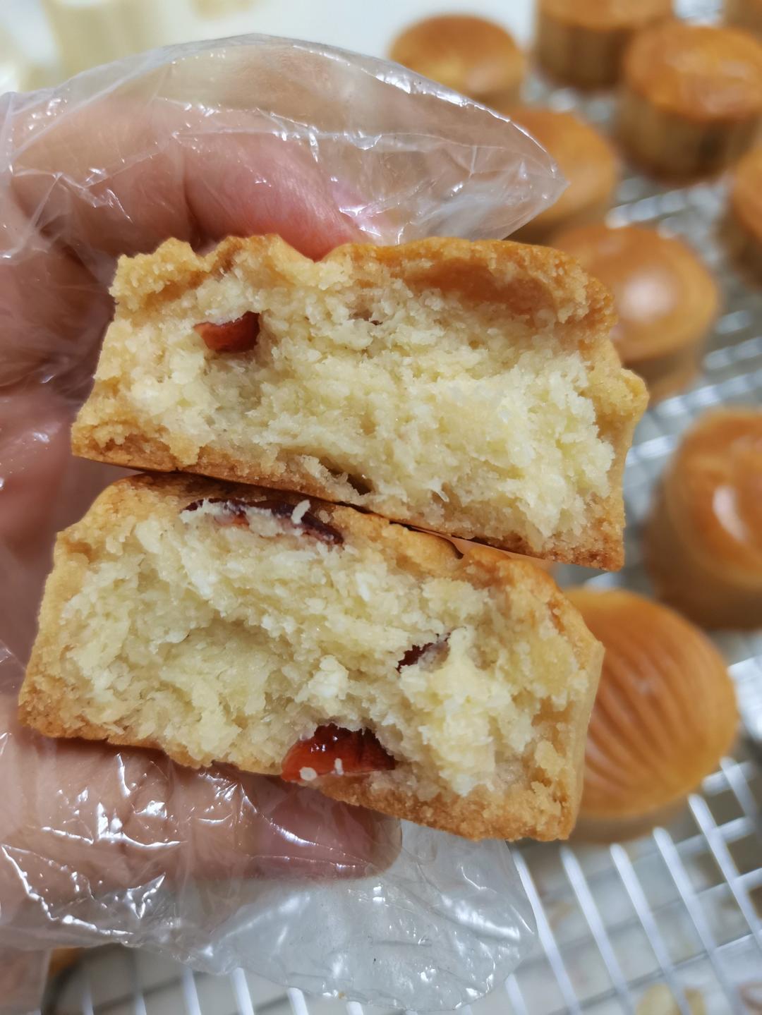 椰蓉蔓越莓月饼（不含糯米粉、淀粉）