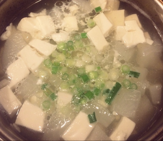 白萝卜豆腐汤