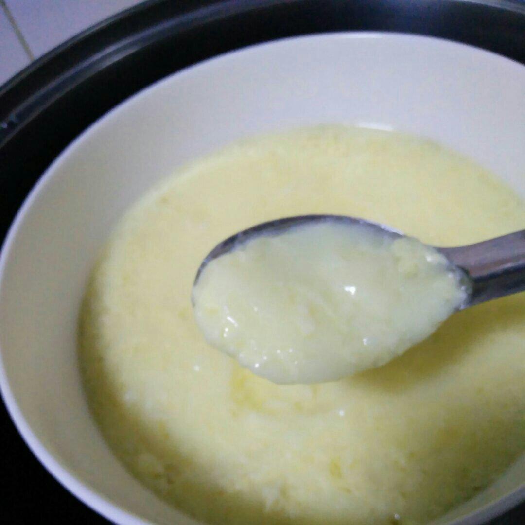 平滑如镜的蛋羹