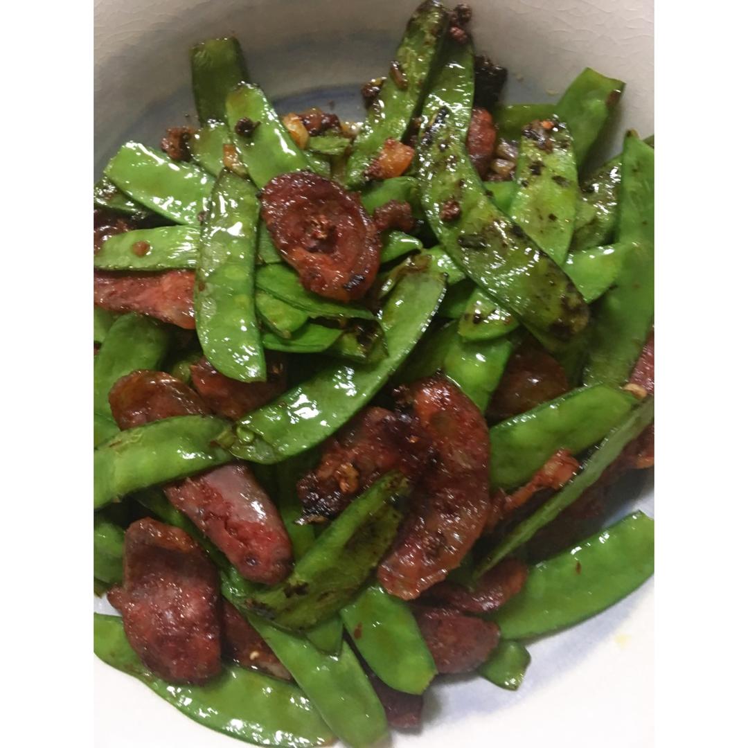 腊肠炒荷兰豆