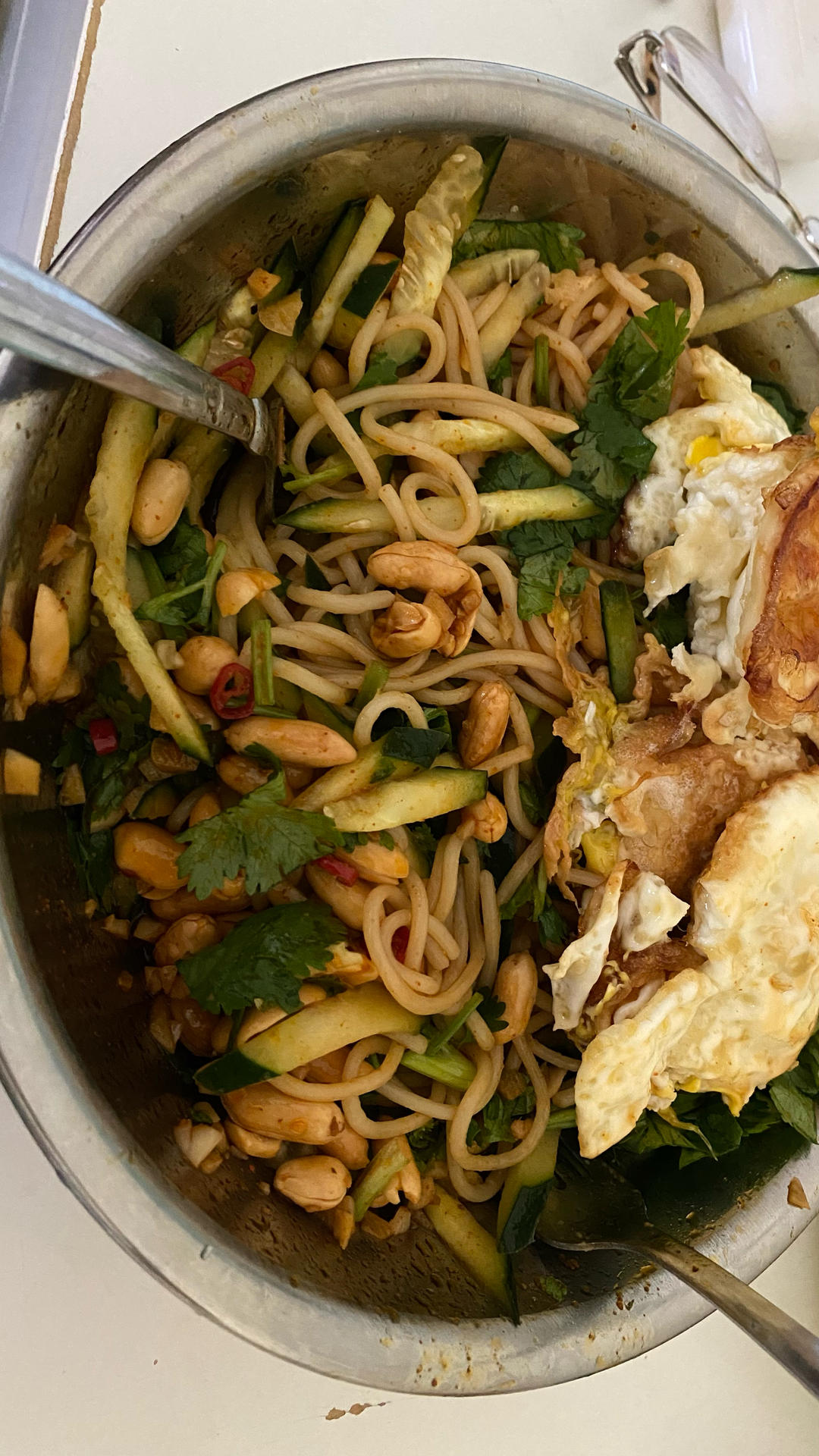 简单凉拌面只要五分钟，美食的快乐你值得～