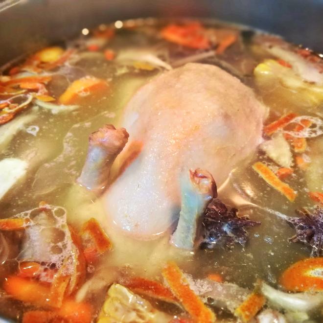 滋润菌菇鸭汤的做法