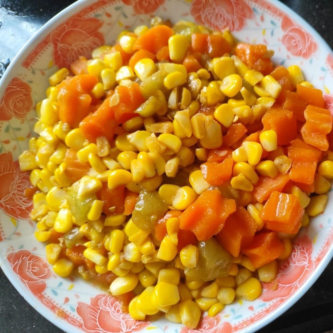 胡萝卜玉米炒黄瓜