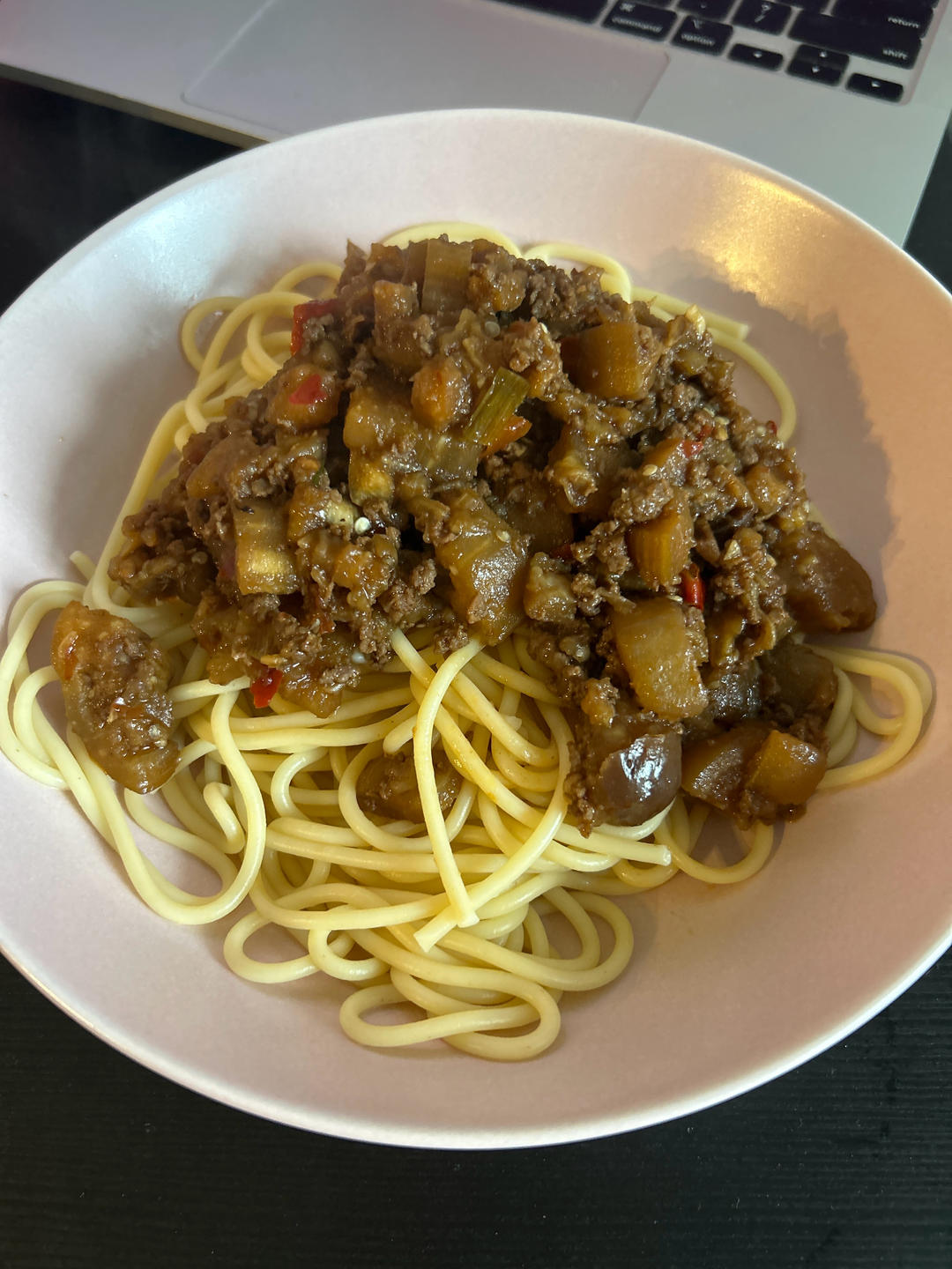 无敌好吃的【鱼香肉沫茄子焖面】，吃完舔盘🍜
