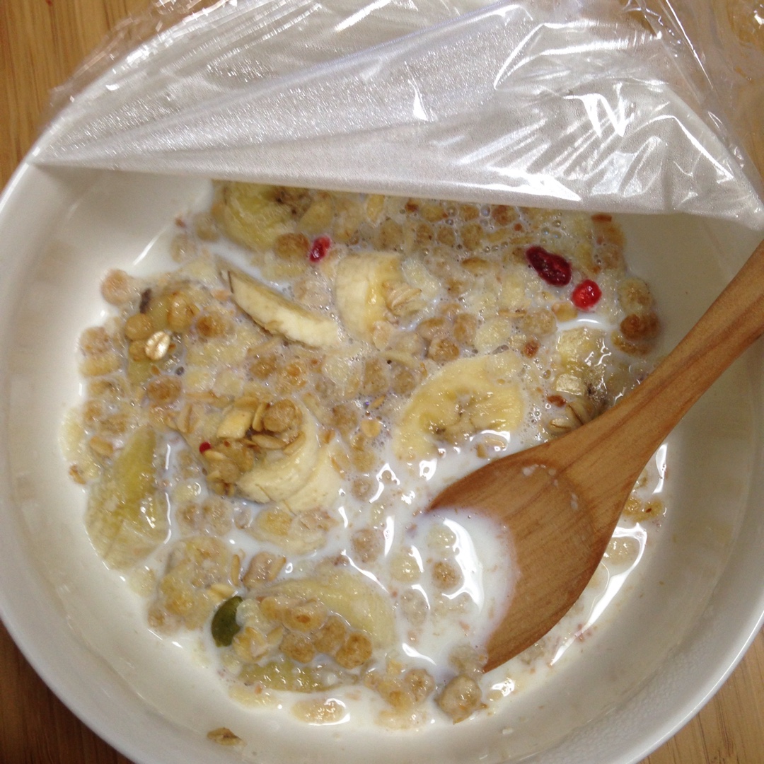 水果燕麦牛奶
