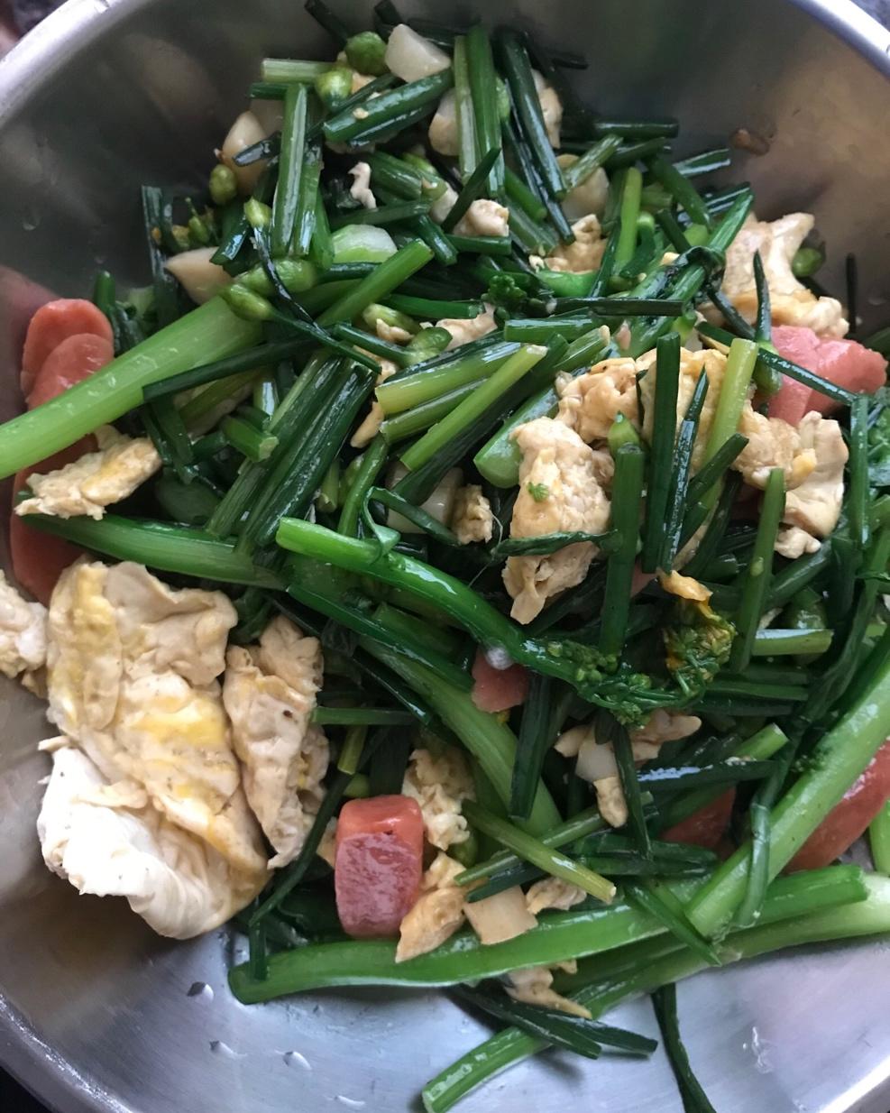 蒜苔午餐肉炒鸡蛋