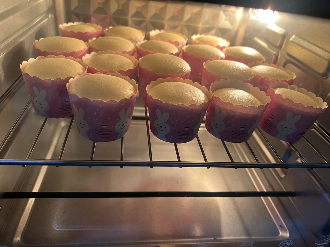 不塌陷不开裂不缩腰杯子蛋糕分享