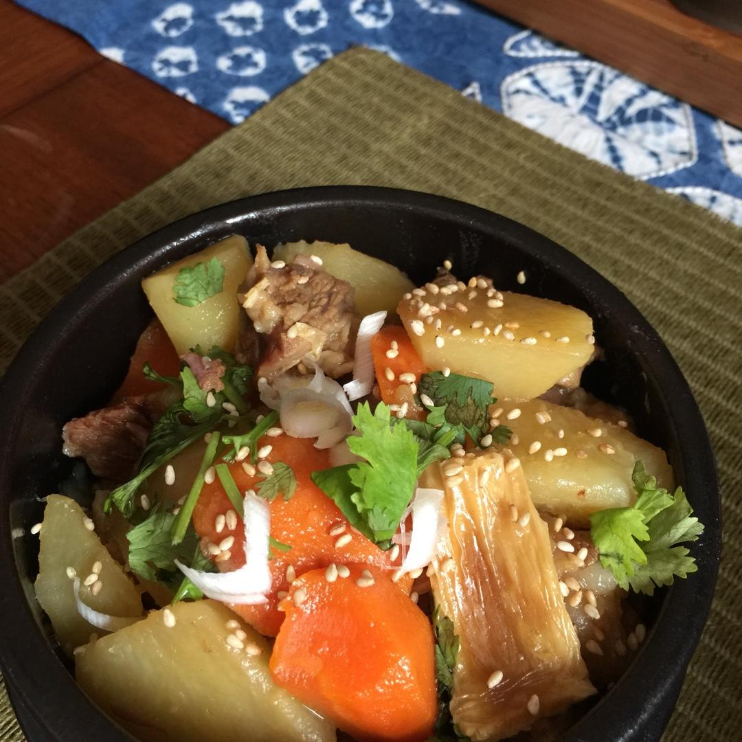 胡萝卜土豆炖牛腩