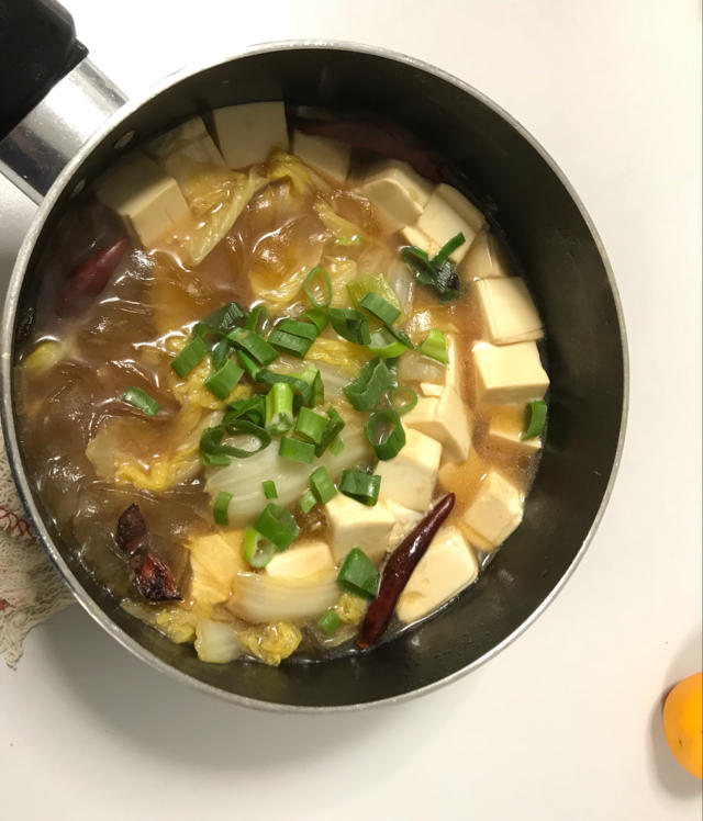 冬季家常菜：白菜炖豆腐