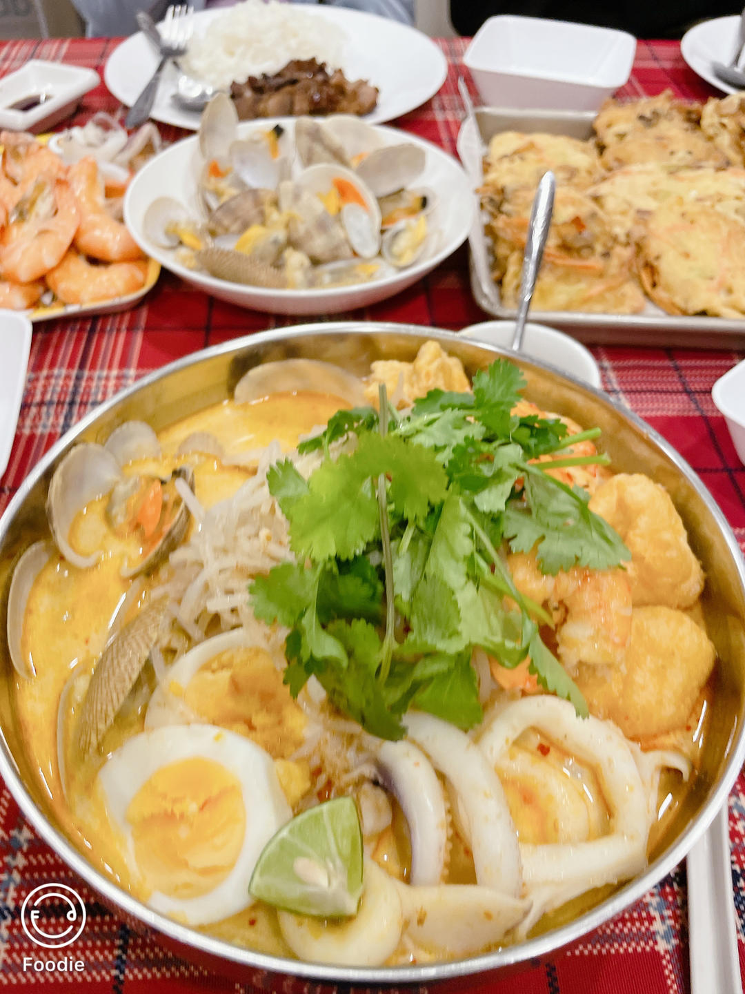 新加坡叻沙面：夏天就要吃这种重口味的面，鲜爽！