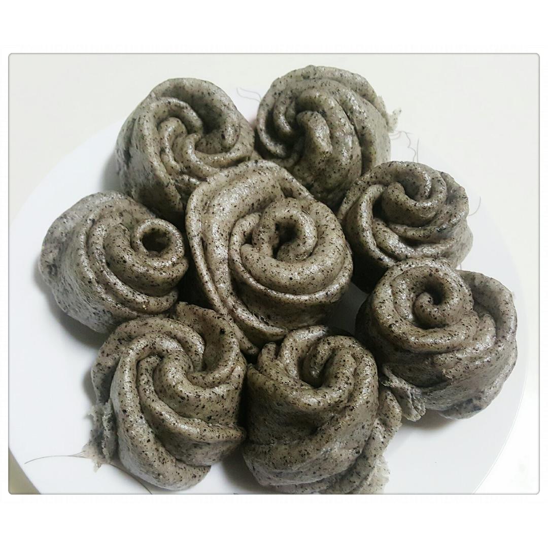 牛奶黑芝麻玫瑰馒头