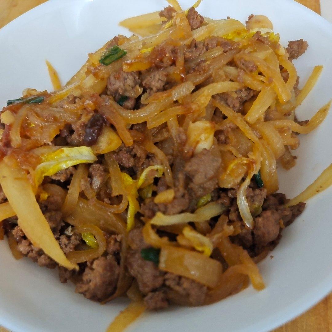 萝卜丝炒牛肉，萝卜小炒最好吃的做法了
