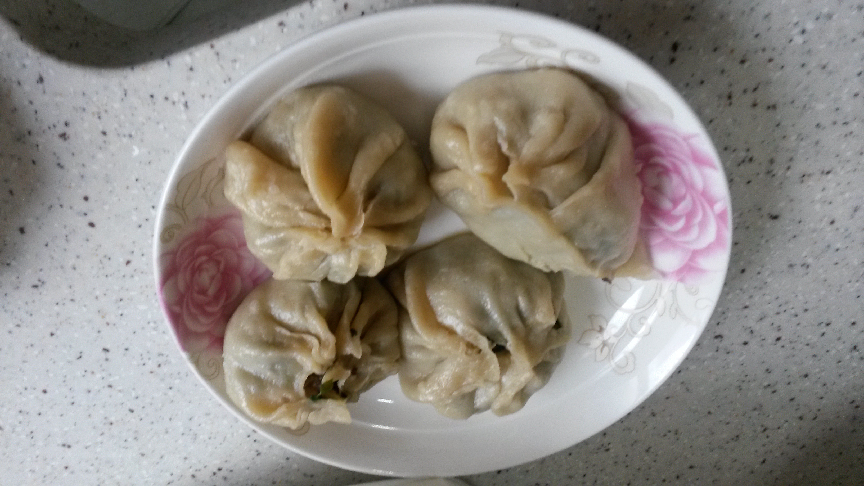 东方做的山蚂蚱菜包子