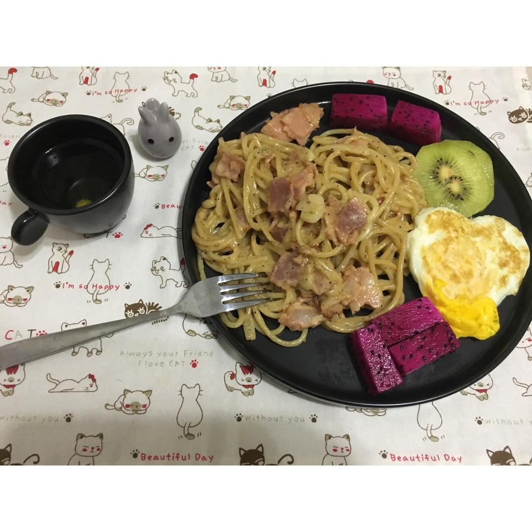 奶油培根意大利面