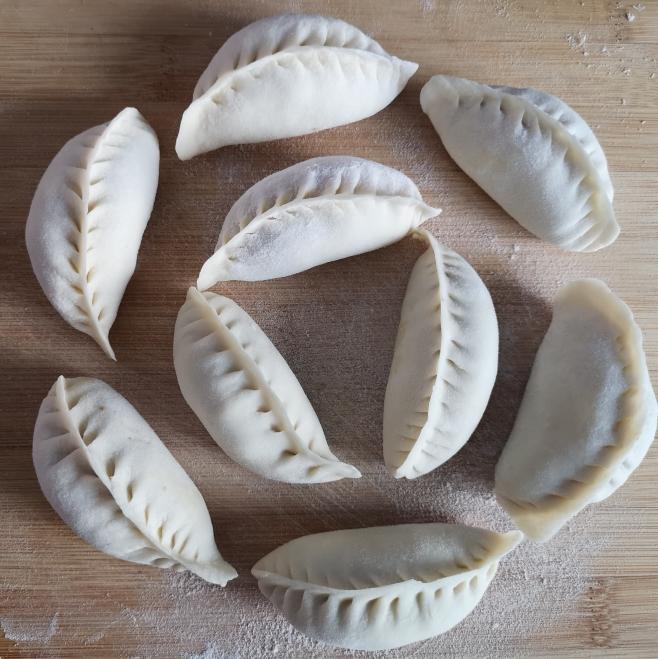 香菇虾仁鸡蛋馅儿饺子的做法