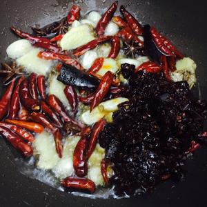 炒鸡辣的红烧小龙虾的做法 步骤3