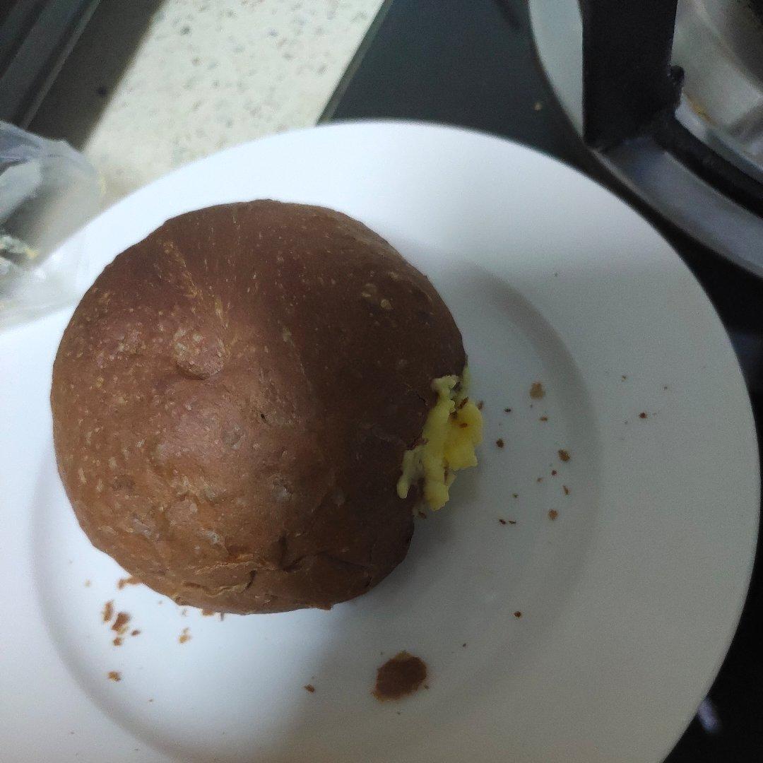 咖啡冰面包（简单，不需要奶油）（内附奶油水果冰淇淋馅方法）