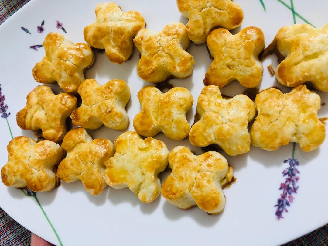 【视频】3分钟 奶油司康Scone(可能是世界上最快手的司康) 消耗淡奶油～