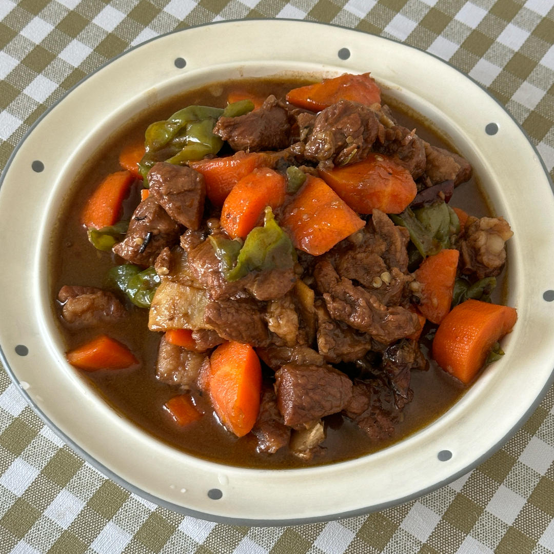 红焖羊肉炖胡萝卜