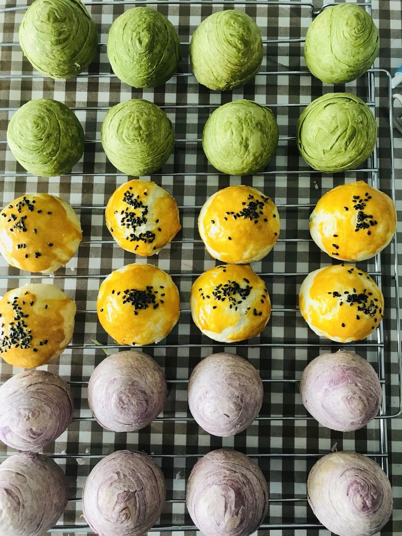 蛋黄酥~紫薯、抹茶、原味~花好月圆，中秋快乐~内附一次做六色蛋黄酥方法~