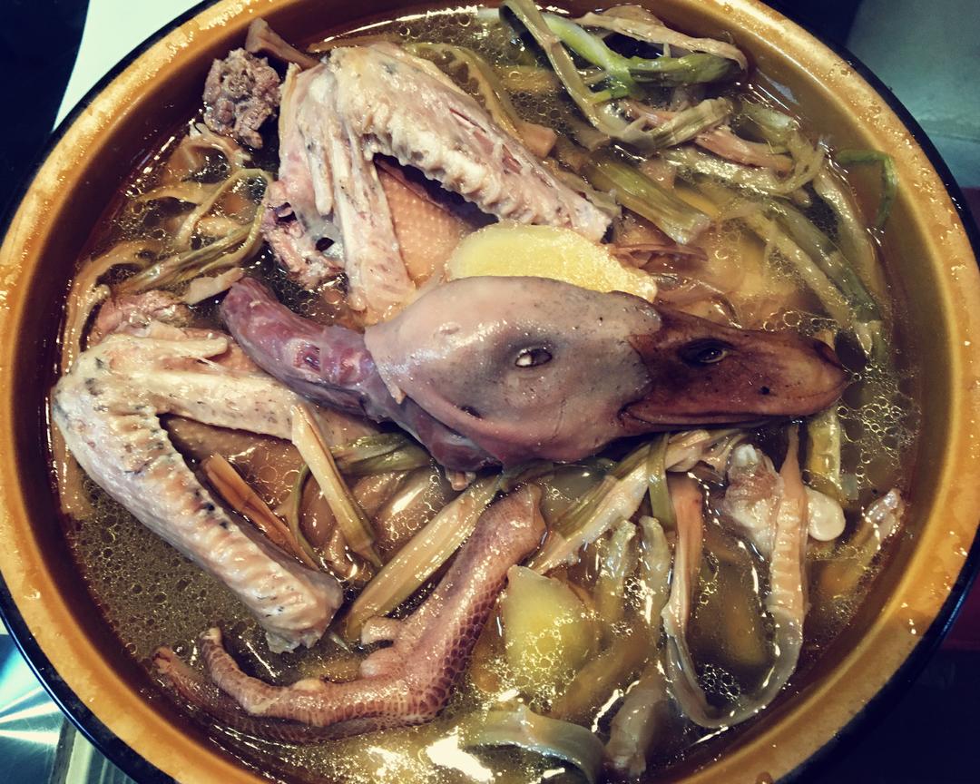 笋干老鸭煲的做法
