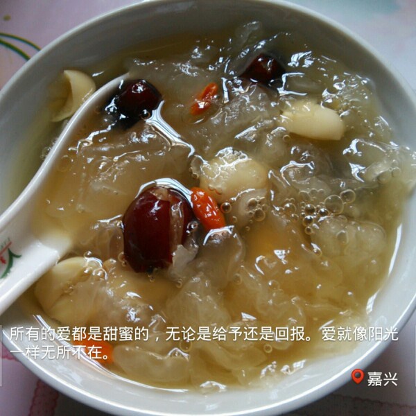 红枣银耳莲子羹
